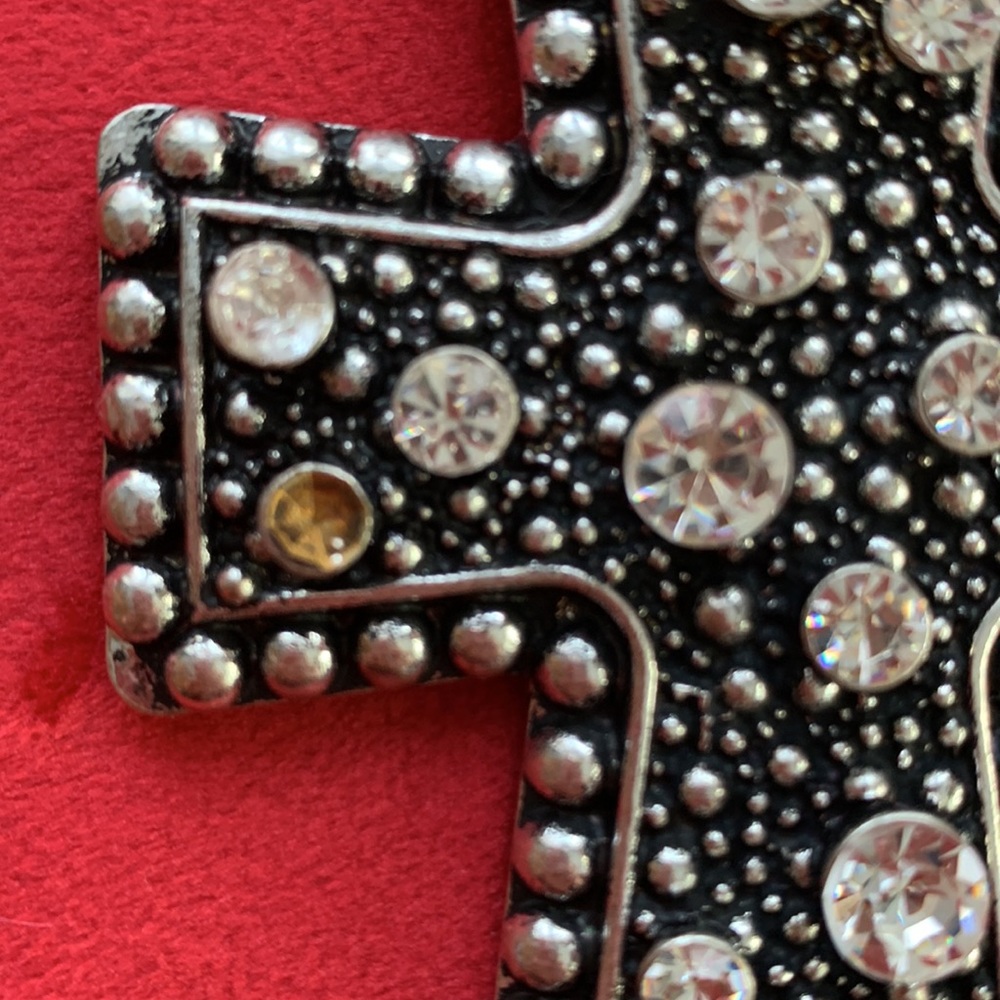 Women’s silver necklace with rhinestones. - Picture 5 of 6